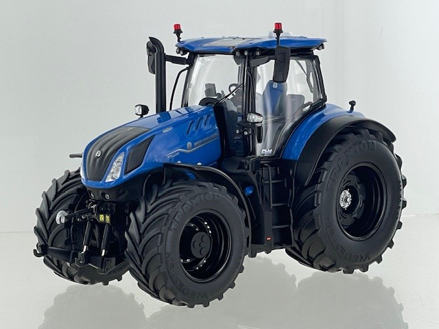 New Holland T7.340 Blue met Zwarte velgen Limited Edition 250 stuks - 1:32